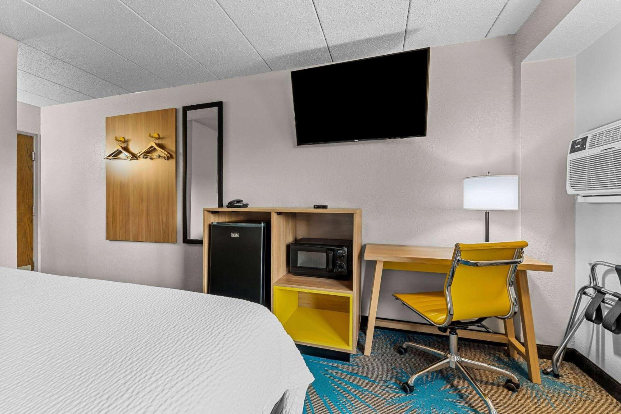 Hotel Days By Wyndham Sioux Falls
