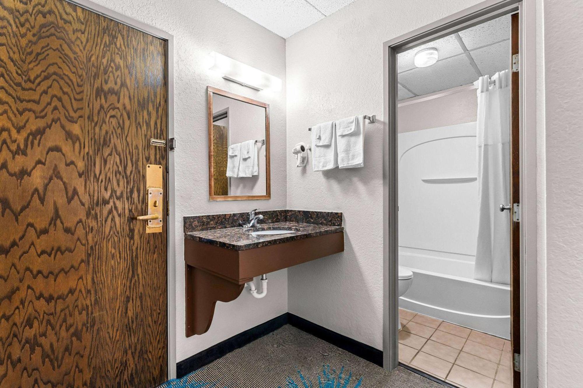 Hotel Days By Wyndham Sioux Falls