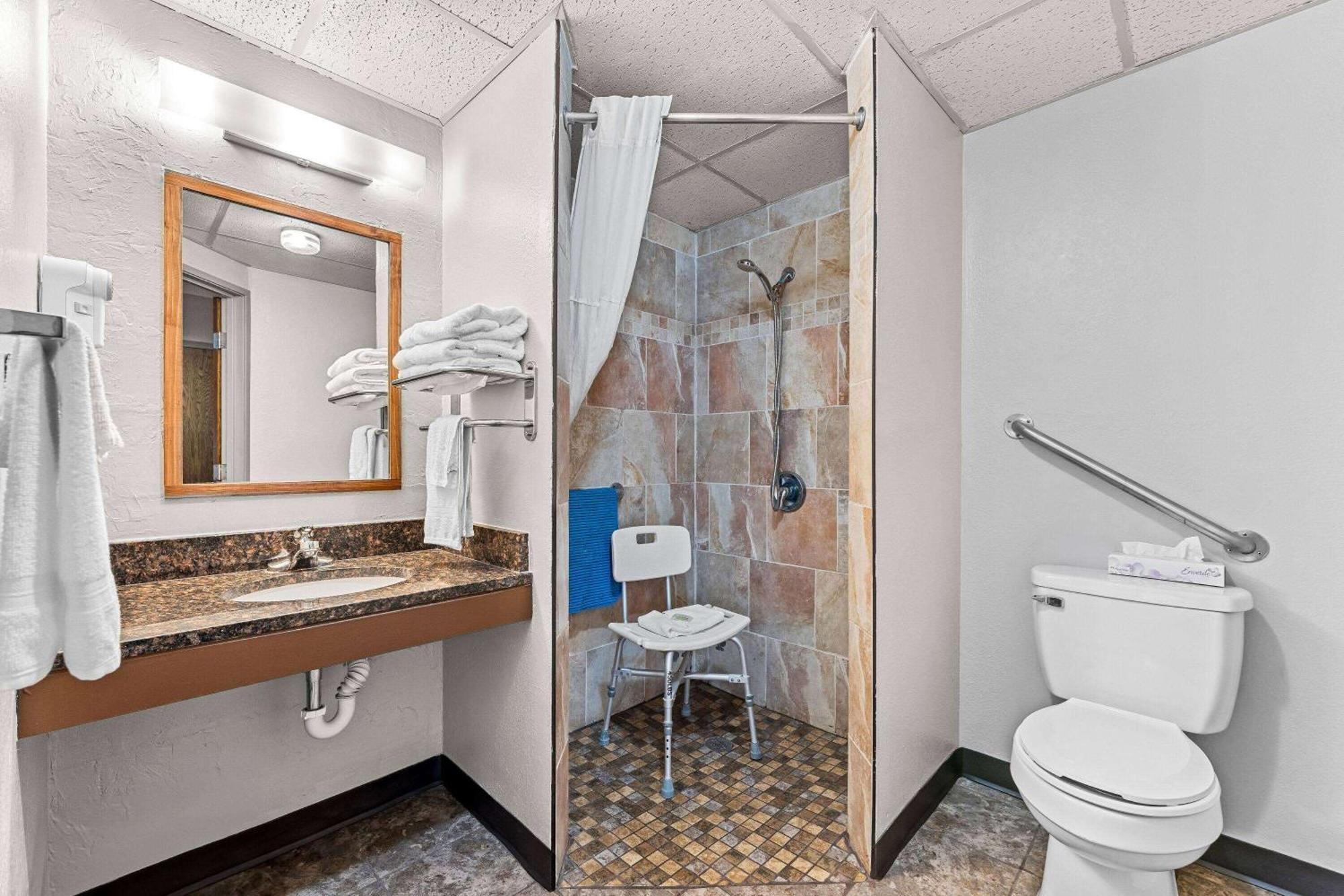 Days By Wyndham Hotel Sioux Falls