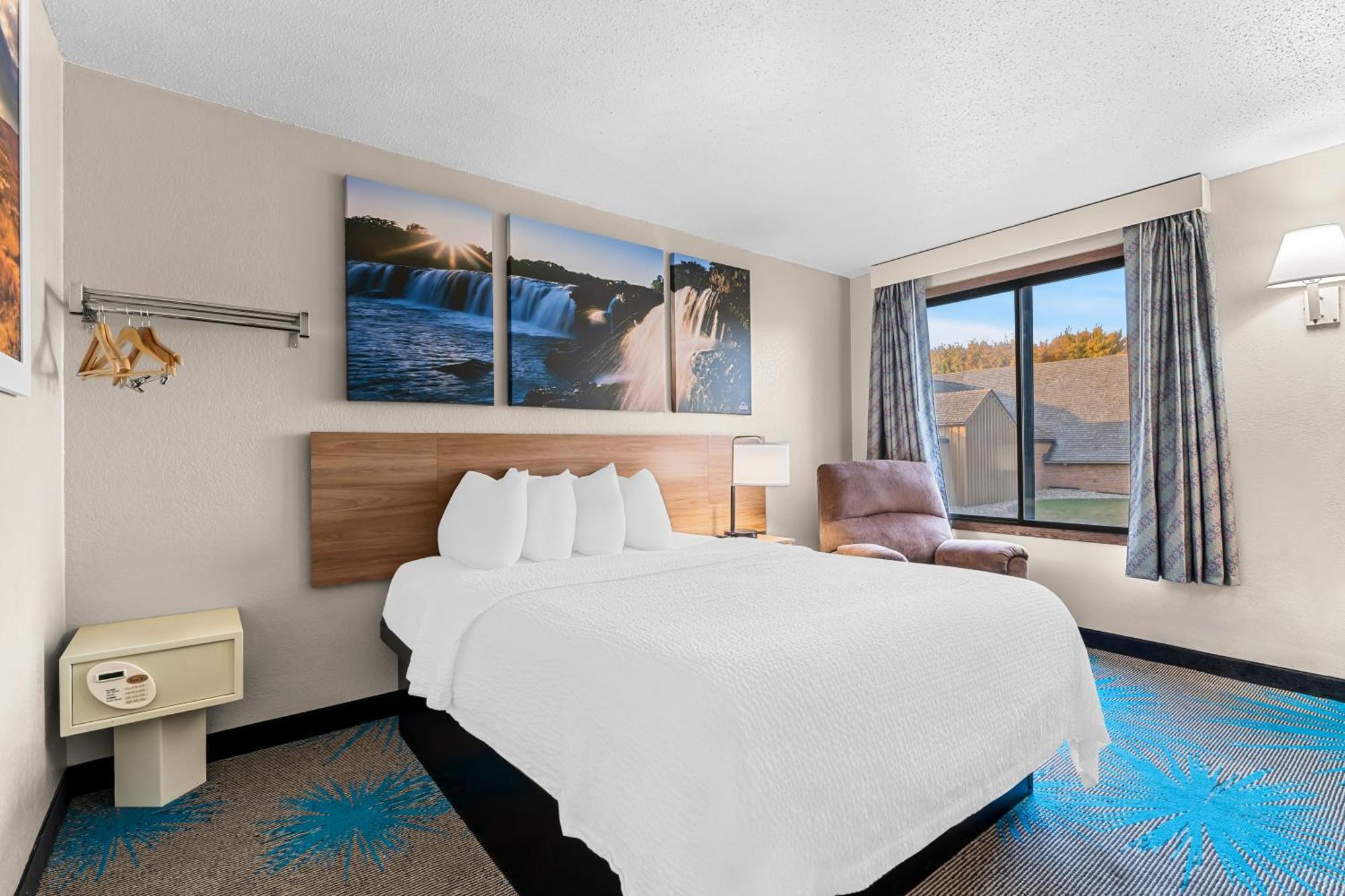 Days By Wyndham Hotel 2*
