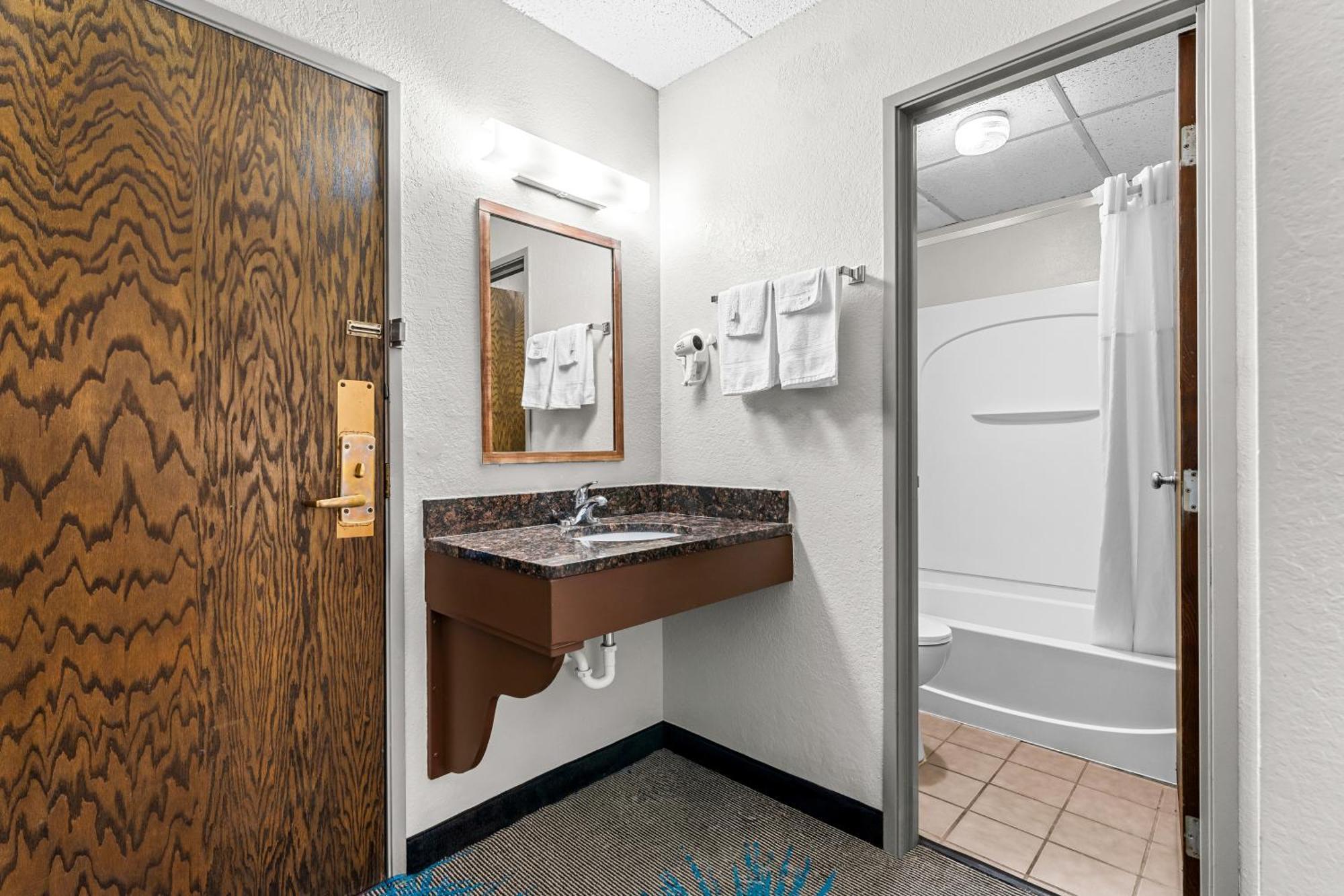 Days By Wyndham Hotel